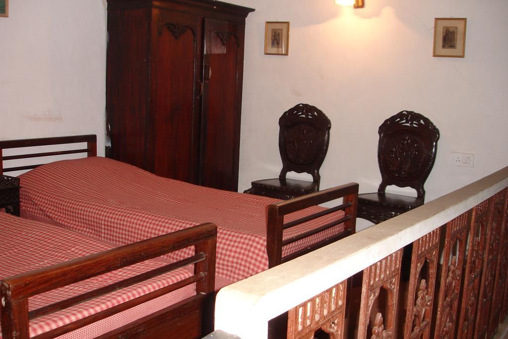 The Red House Bed & Breakfast Ооти Стая снимка