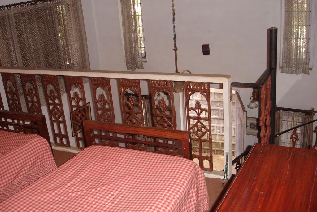 The Red House Bed & Breakfast Ооти Стая снимка