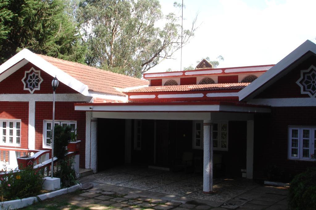 The Red House Bed & Breakfast Ооти Екстериор снимка