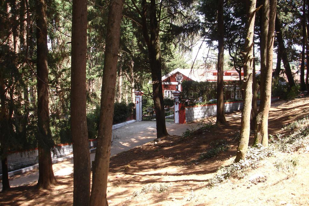 The Red House Bed & Breakfast Ооти Екстериор снимка
