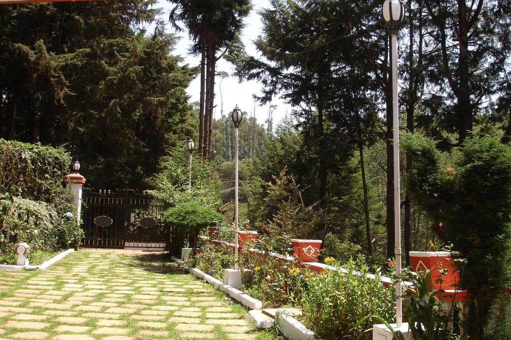 The Red House Bed & Breakfast Ооти Екстериор снимка
