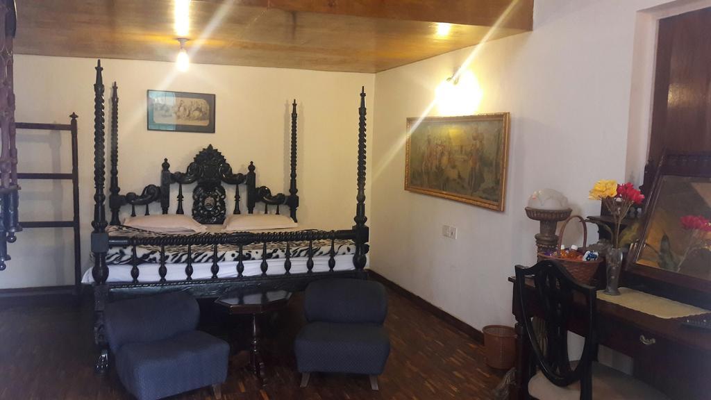 The Red House Bed & Breakfast Ооти Екстериор снимка