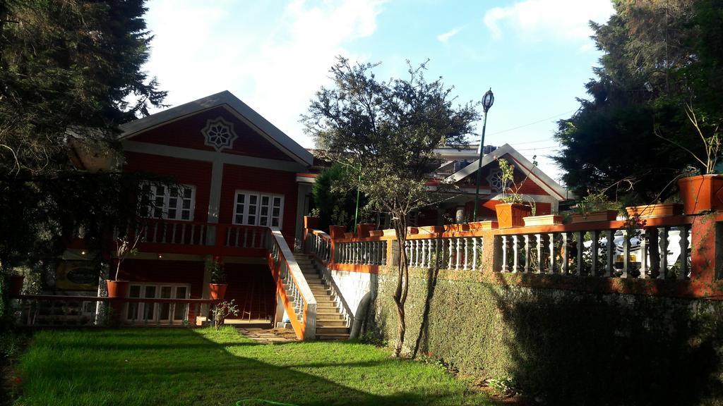 The Red House Bed & Breakfast Ооти Екстериор снимка
