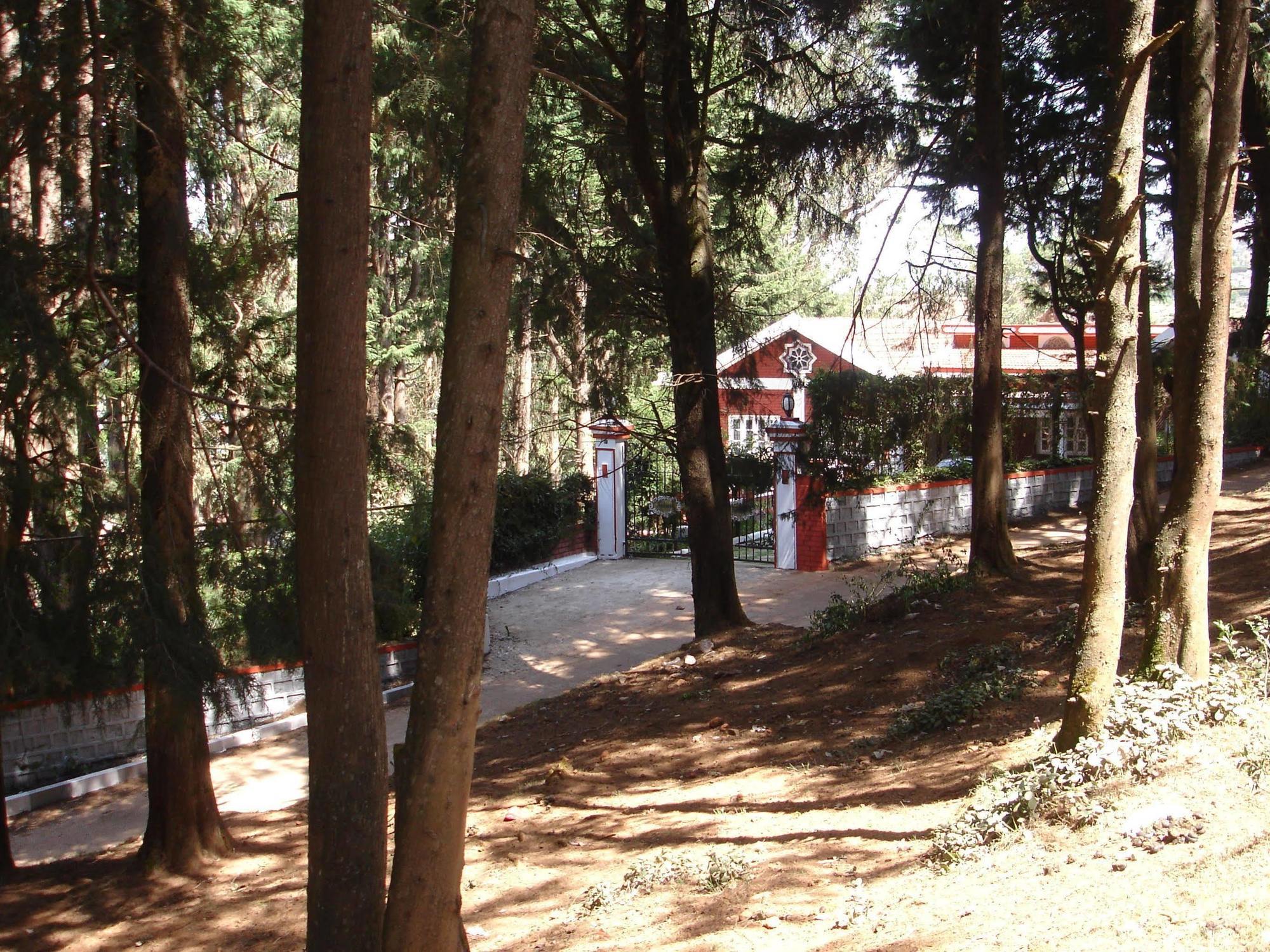 The Red House Bed & Breakfast Ооти Екстериор снимка